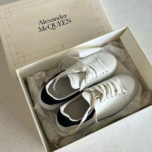 ✨ Alexander McQueen White Sneaker